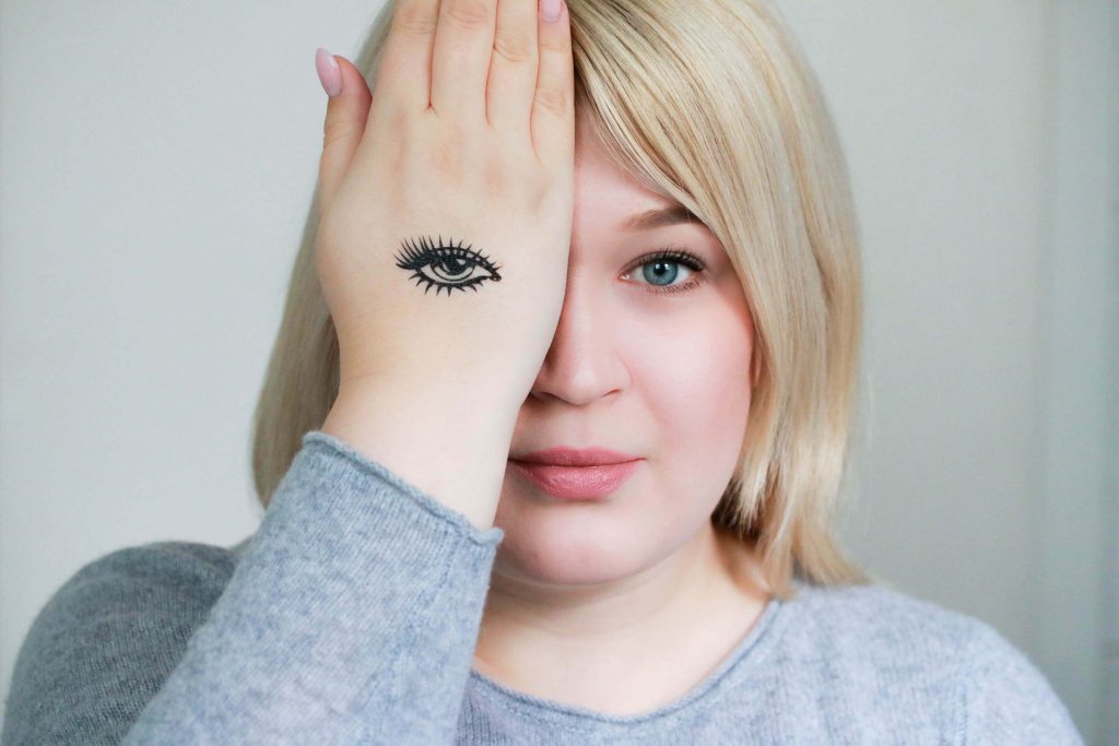 Beautybloggerin Karin Grüttner berichtet von ihrer Augenlaser-OP