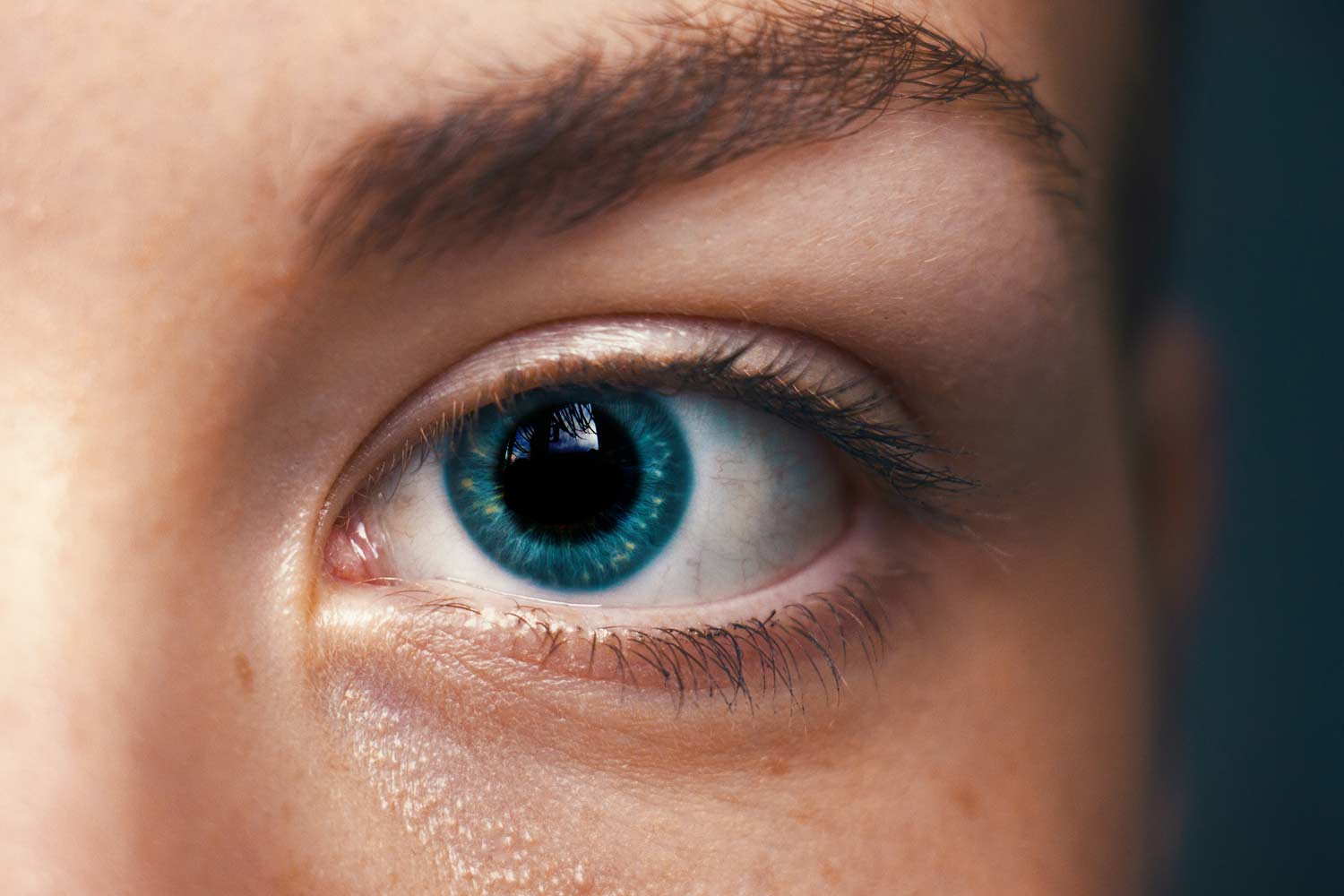 Pupillen erweiternde Augentropfen